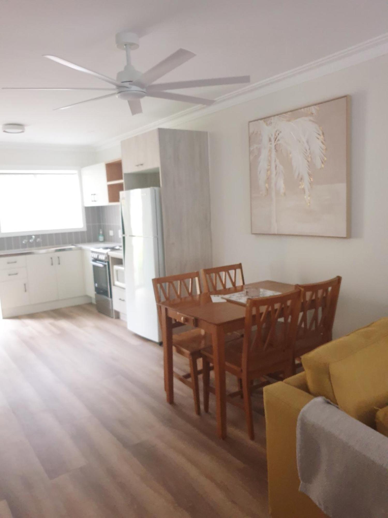 Lisianna Apartments เฮอร์วีย์เบย์ ภายนอก รูปภาพ